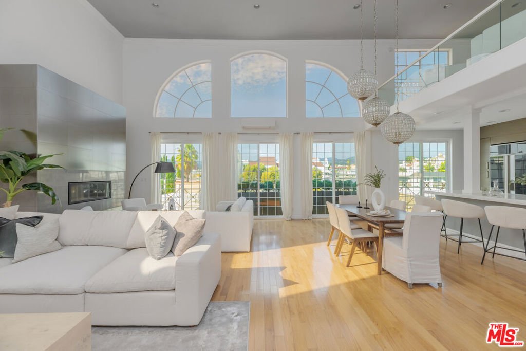 Condo in Los Angeles, California, United States 4 - 17606411
