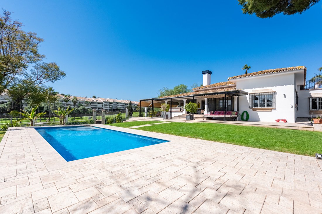 Villa in San Pedro de Alcantara, Andalusia, Spain 5 - 17612087