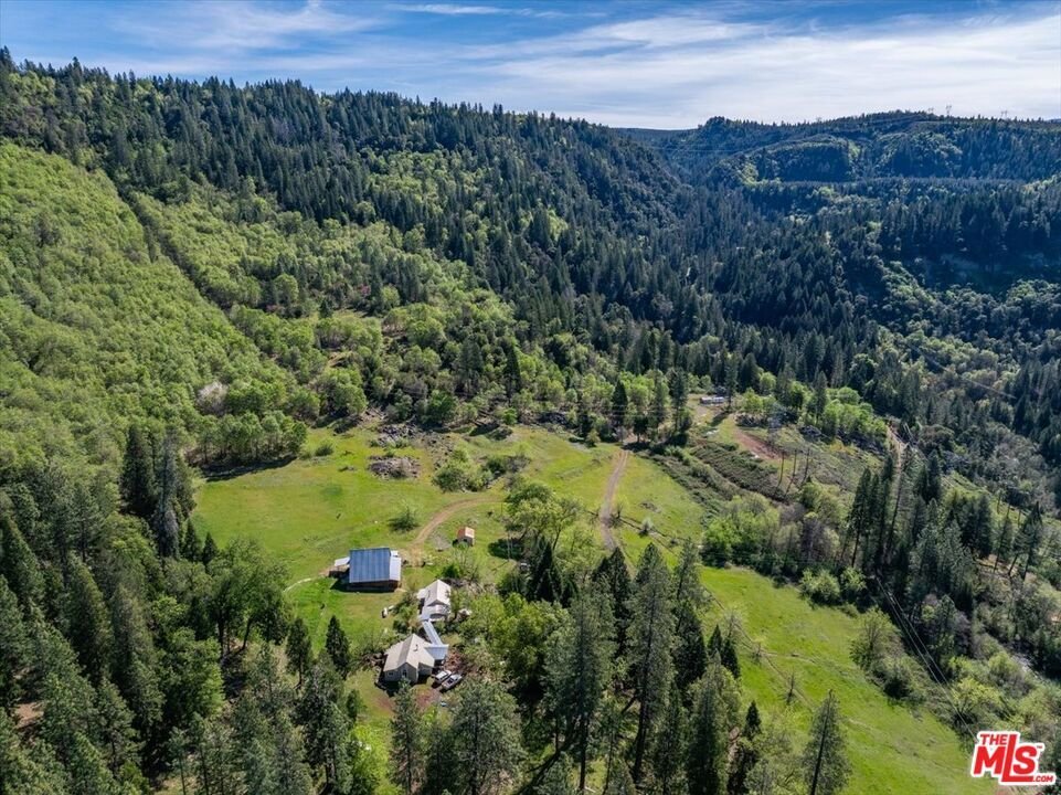 House in Montgomery Creek, California, United States 1 - 17606463