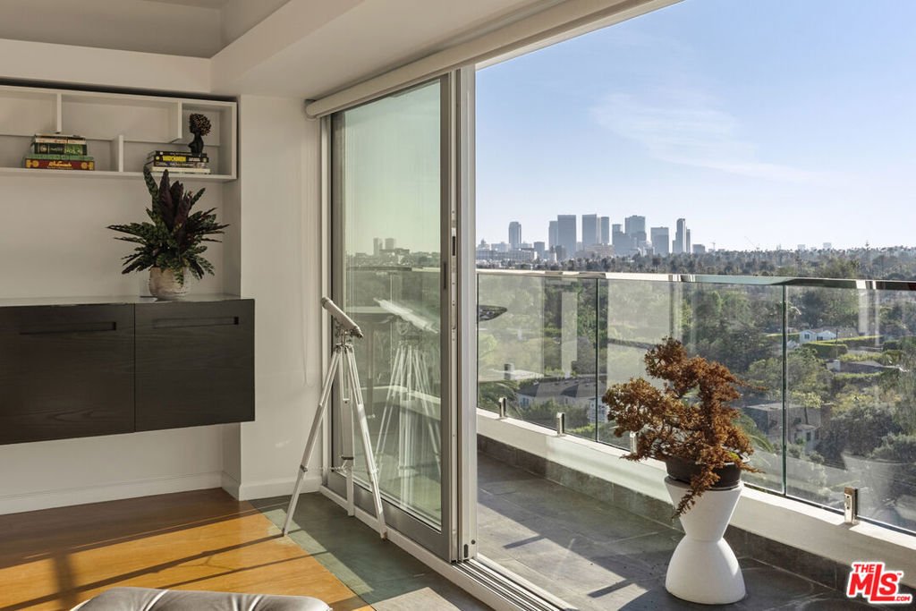 Condo in Los Angeles, California, United States 4 - 17606241