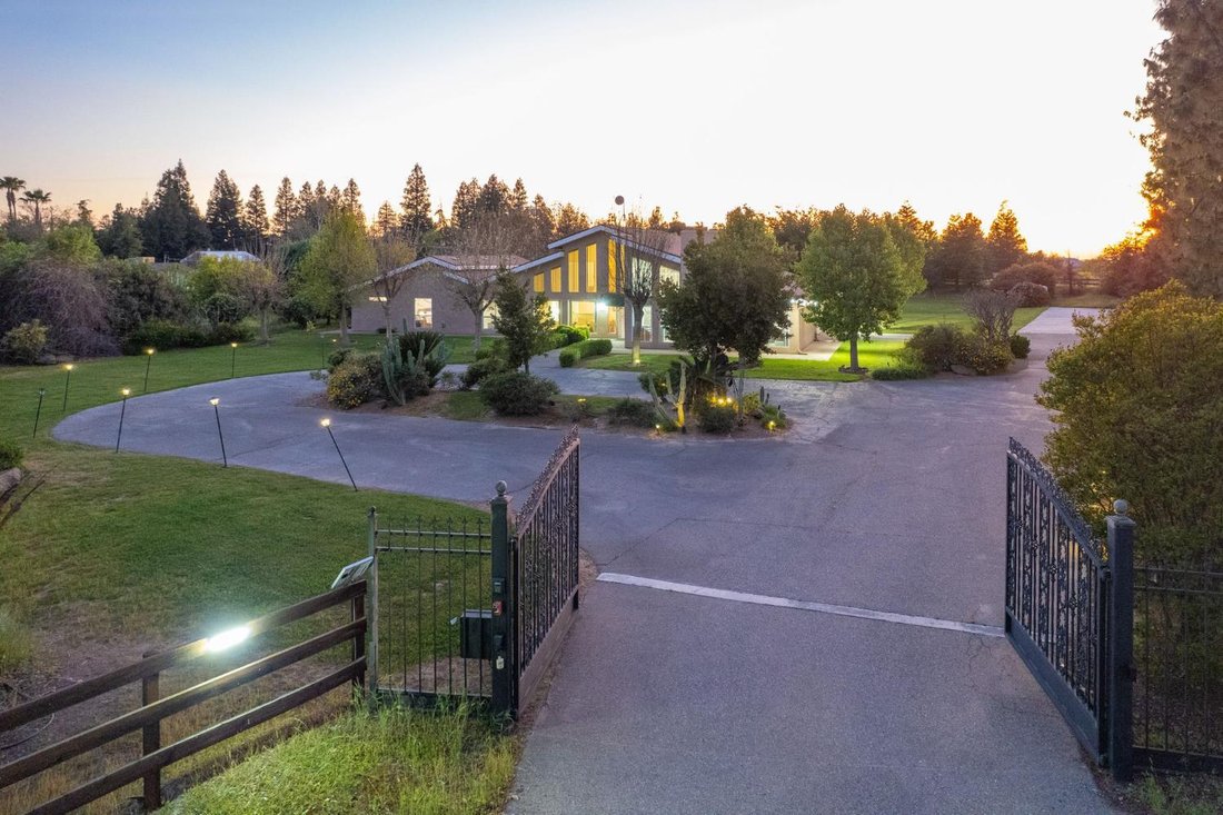 House in Clovis, California, United States 4 - 17602651