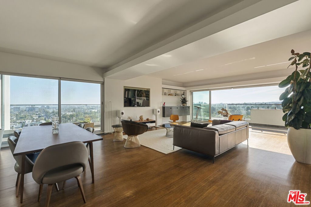 Condo in Los Angeles, California, United States 1 - 17606241
