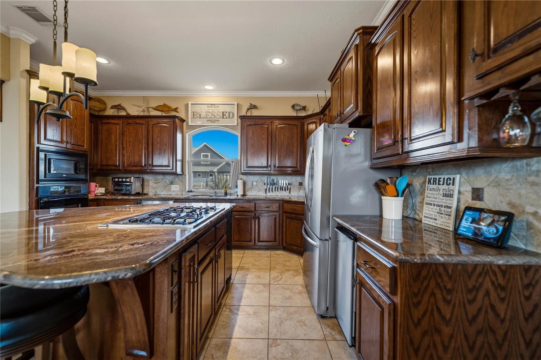 House in Hitchcock, Texas, United States 5 - 17609758