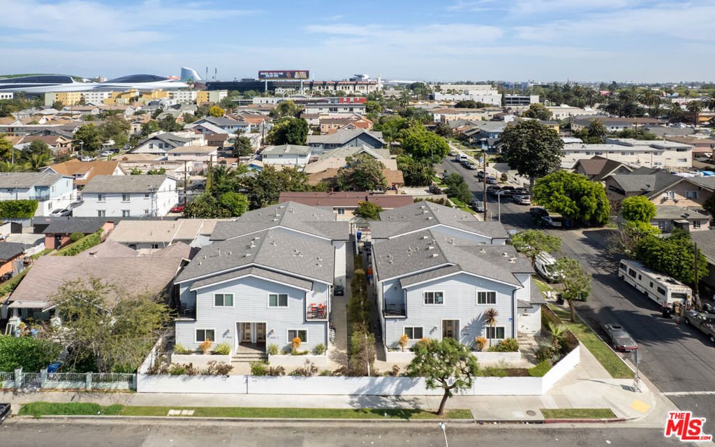Los Angeles, California, United States 2 - 17606643