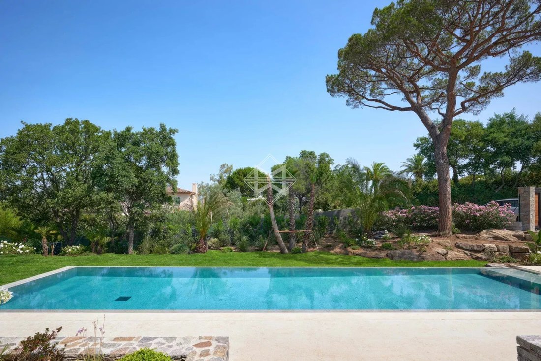 Estate in Zone Ouest Urbaine, Saint-Tropez, France 3 - 17602753