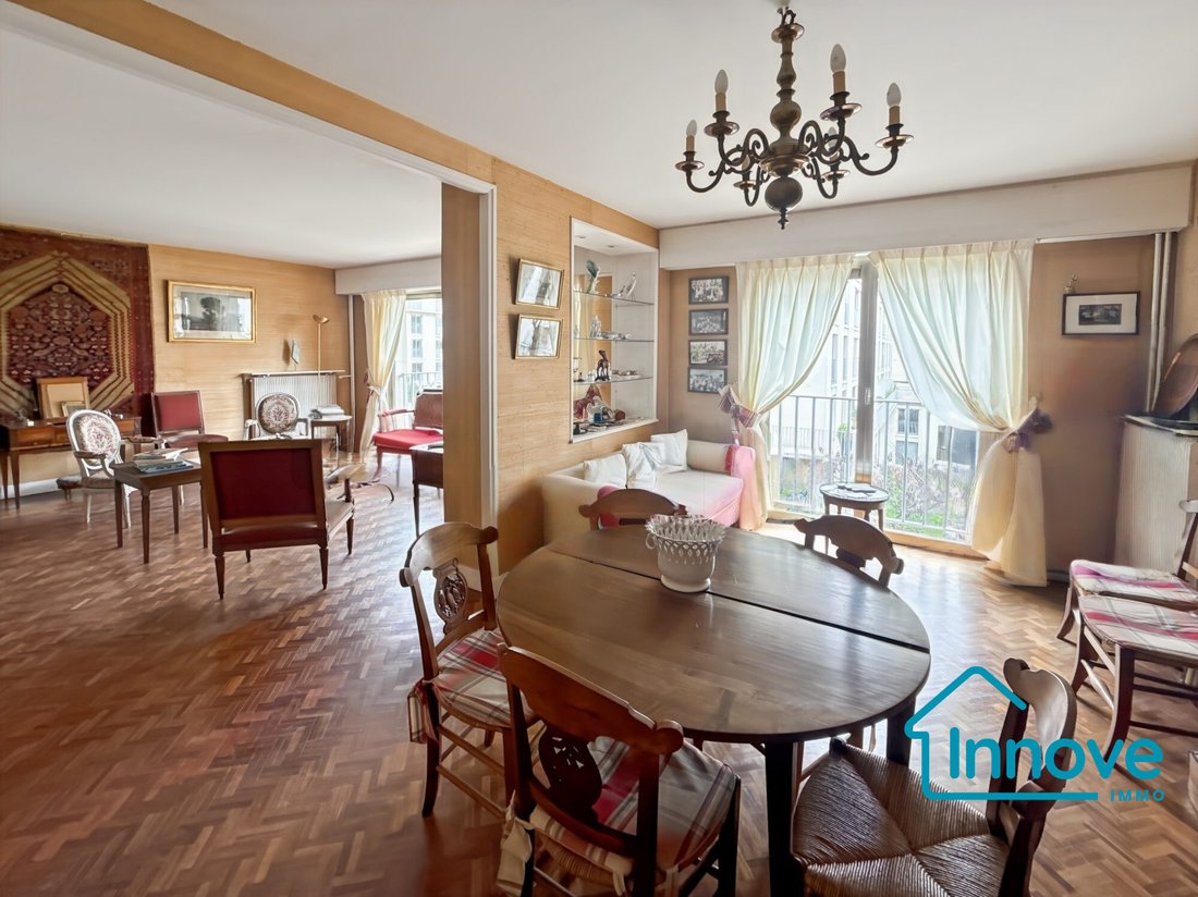 Apartment in Domaine National du Château, Versailles, France 4 - 17615082