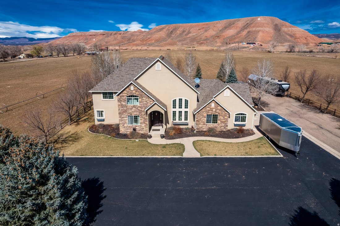 House in Lapoint, Utah, United States 1 - 17601445