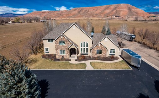 House in Lapoint, Utah, United States 1
