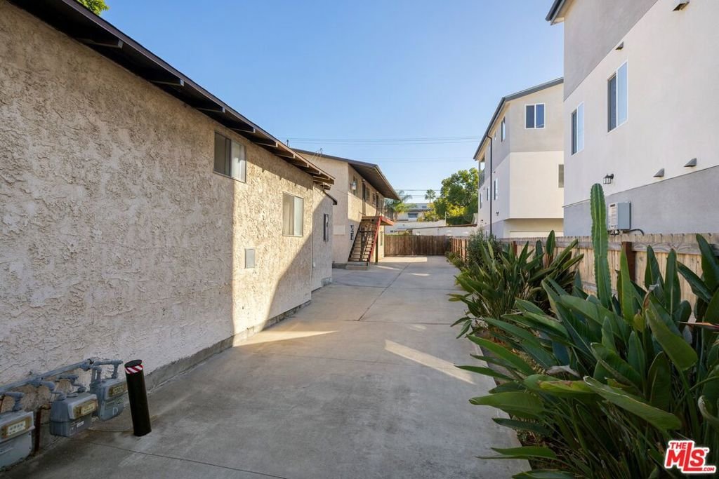 Los Angeles, California, United States 3 - 17606489