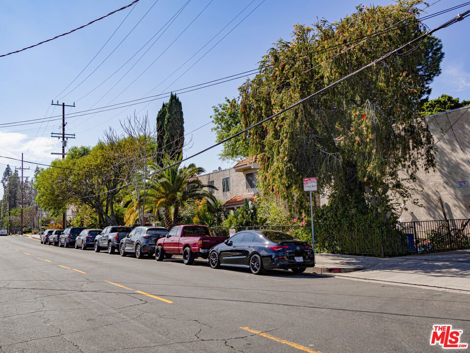 Canoga Park, California, United States 4 - 17605877