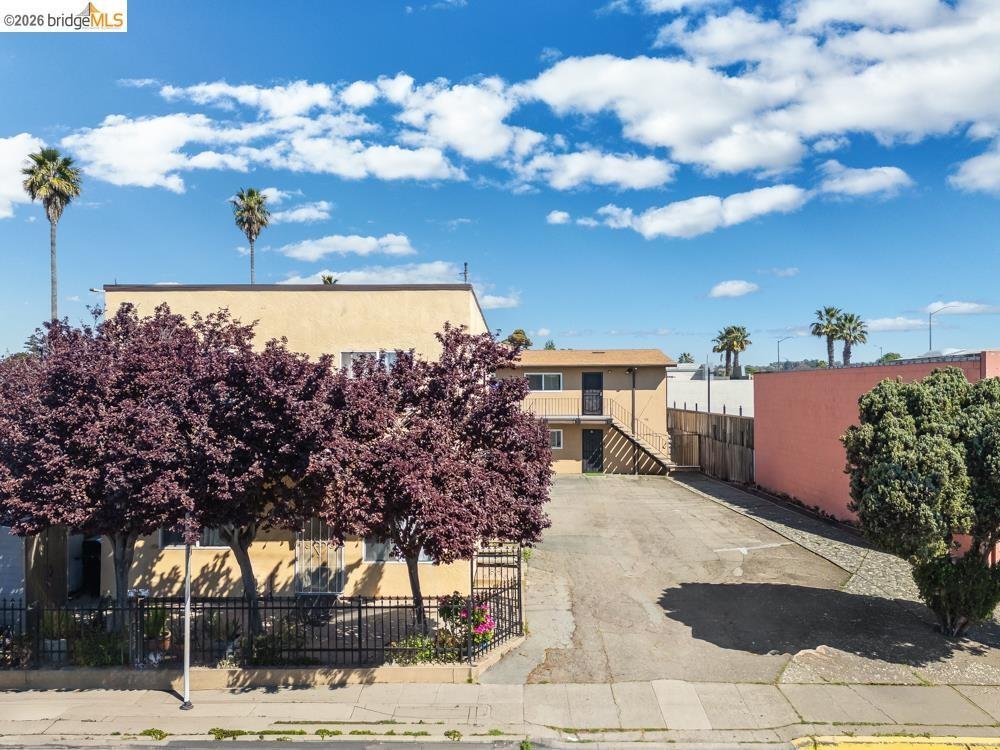 Richmond, California, United States 2 - 17613139
