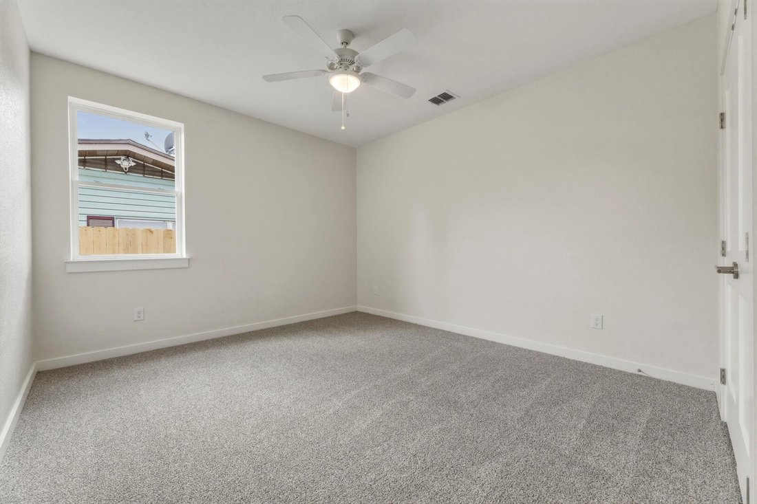 House in Taylor, Texas, United States 5 - 17351920