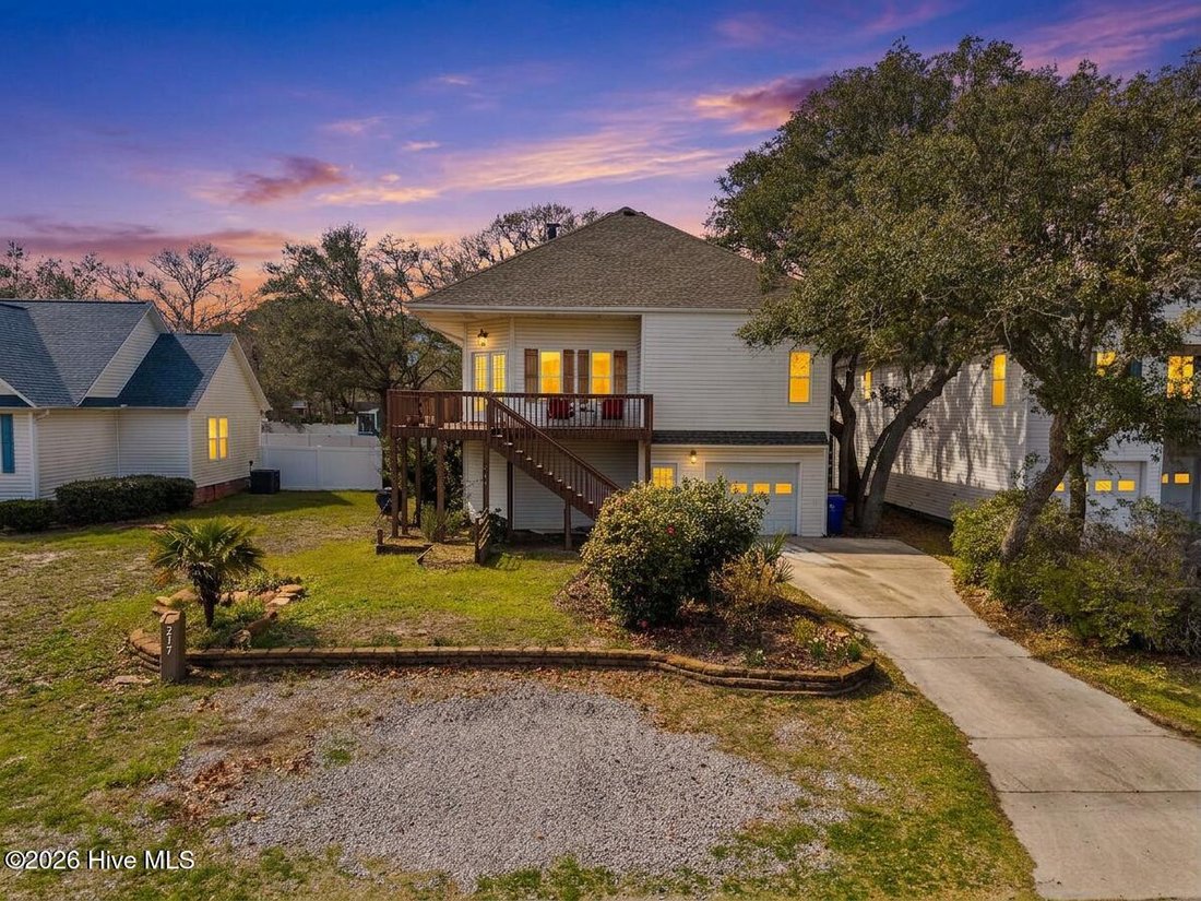 House in Oak Island, North Carolina, United States 3 - 17605291