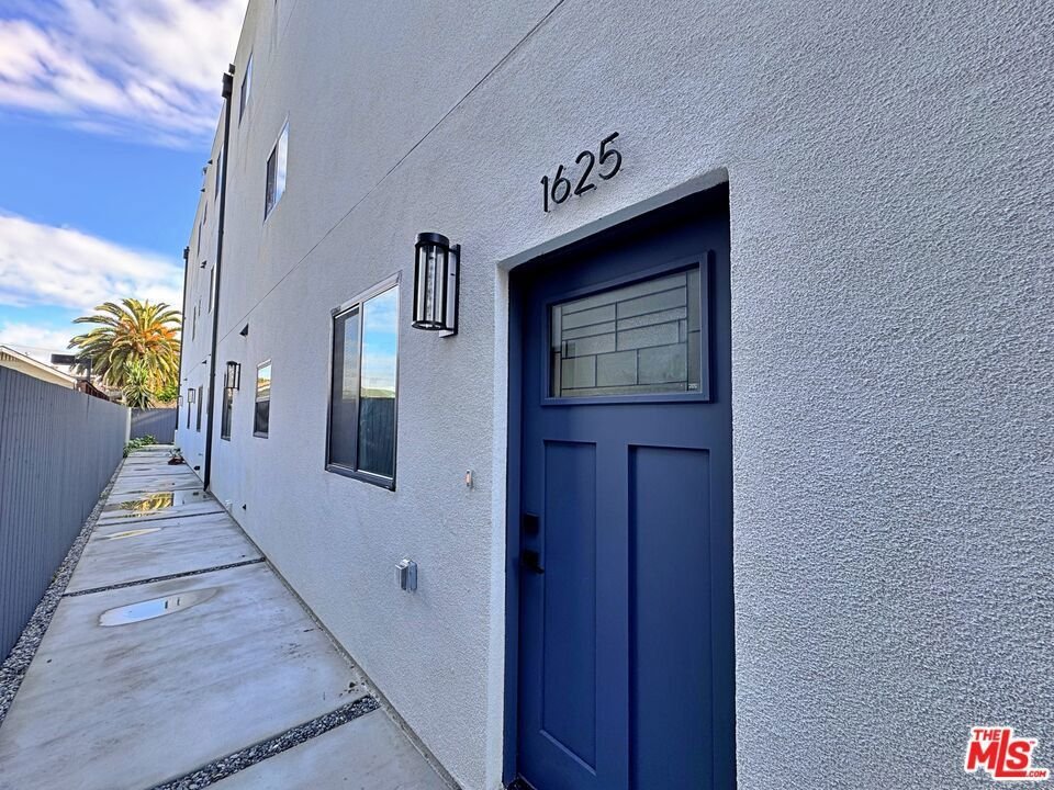 Los Angeles, California, United States 2 - 17605876