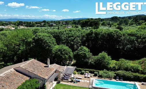 Villa in Saint-Rémy-de-Provence, Provence-Alpes-Côte d'Azur, France 1