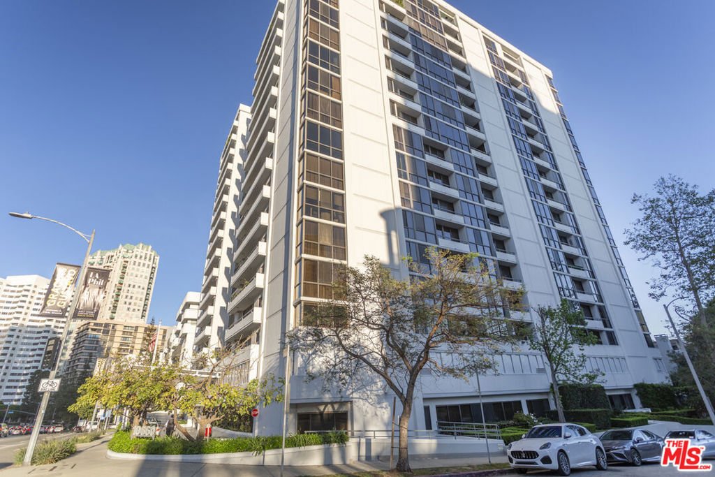 Condo in Los Angeles, California, United States 5 - 17612468