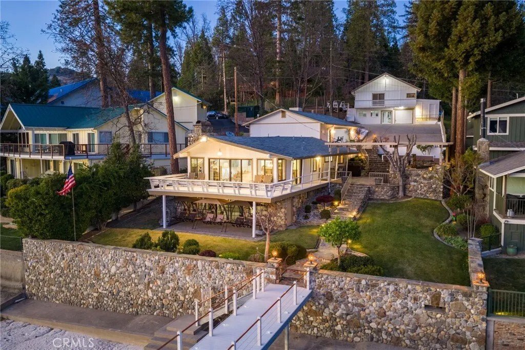 House in Bass Lake, California, United States 1 - 17606995