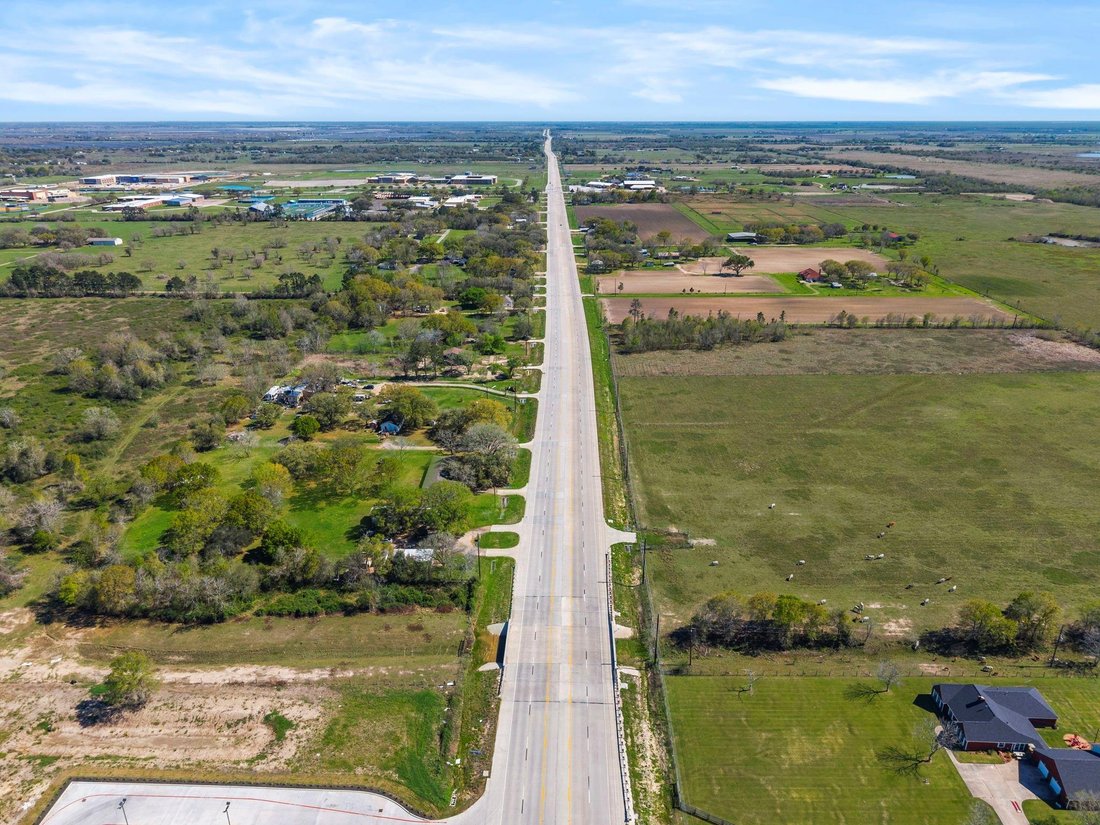 Needville, Texas, United States 5 - 17611190