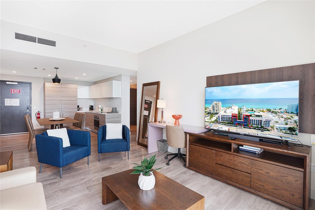Condo in Hollywood, Florida, United States 5 - 17178089