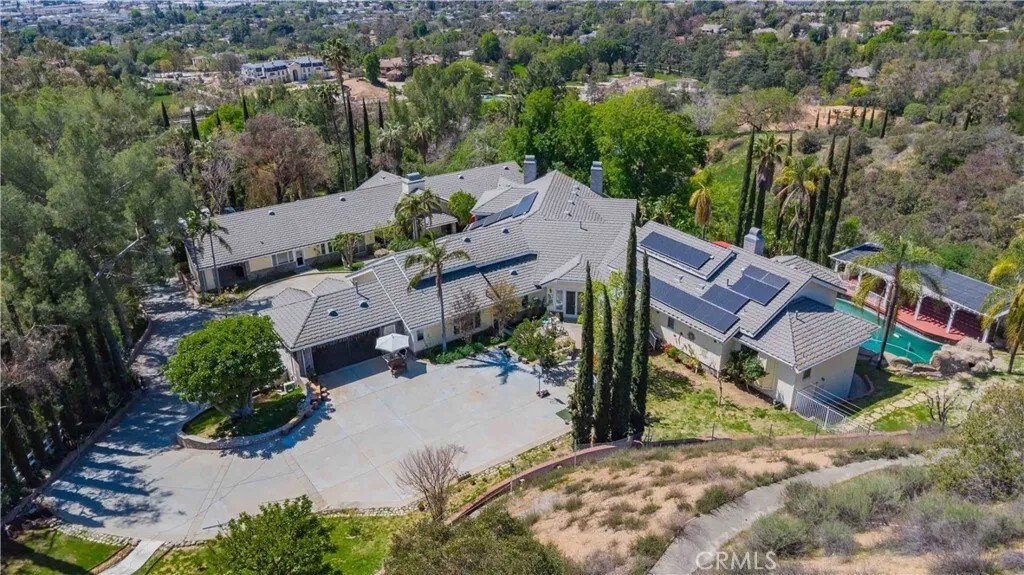 Bradbury, California, United States 5 - 16519303