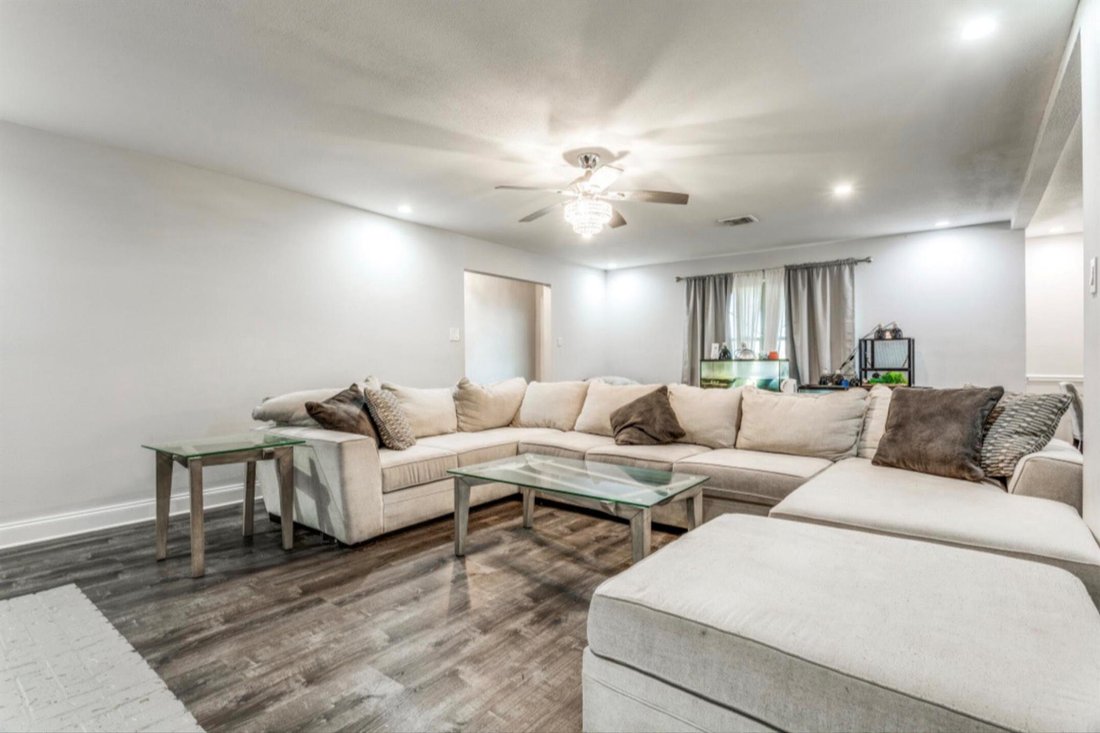 House in Elgin, Texas, United States 5 - 17609755