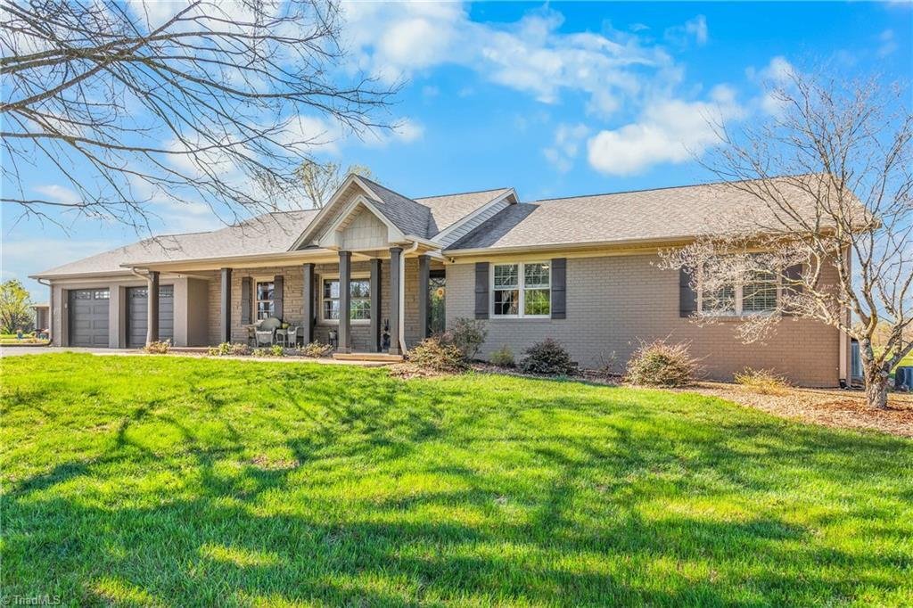 House in Jonesville, North Carolina, United States 3 - 17600317