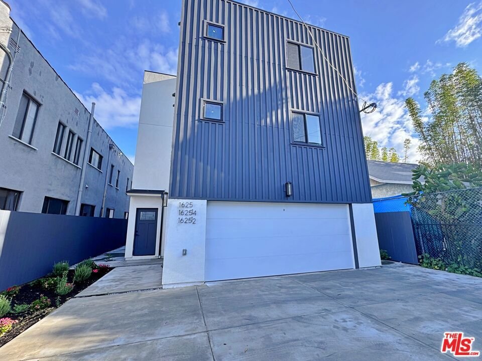 Los Angeles, California, United States 1 - 17605876