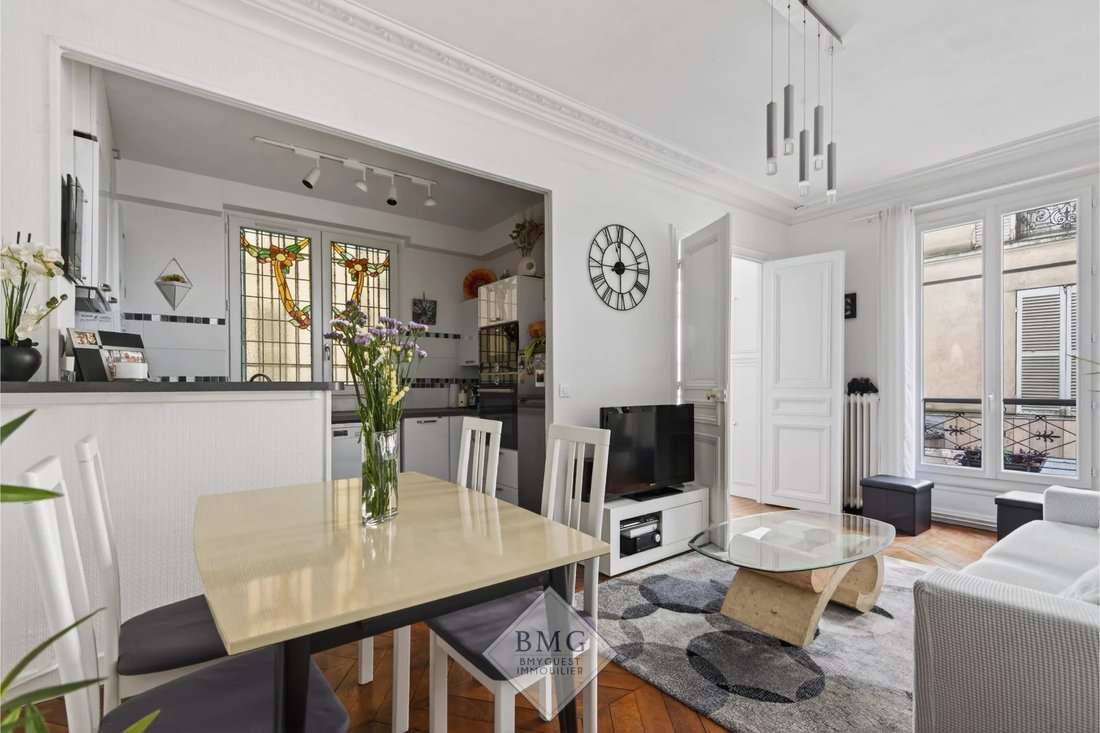 Apartment in Clichy-Trinité, Paris 9e Arrondissement, Paris 3 - 17602387