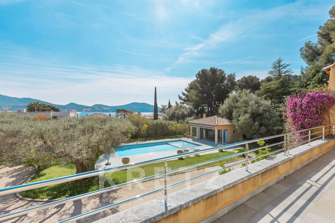 House in Saint-Cyr-sur-Mer, Provence-Alpes-Côte d'Azur, France 2 - 17599879