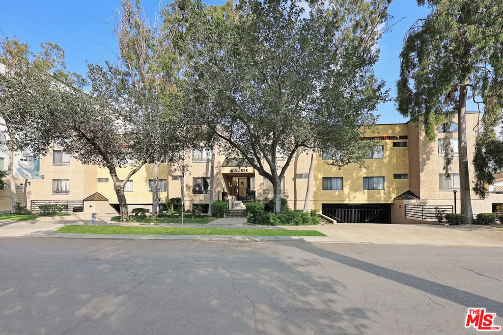 Glendale, California, United States 4 - 17605731