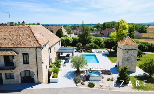 19th Century Château With 4,34 Hectare Wooded Park Swimming Pool Burgundy, Near Beaune