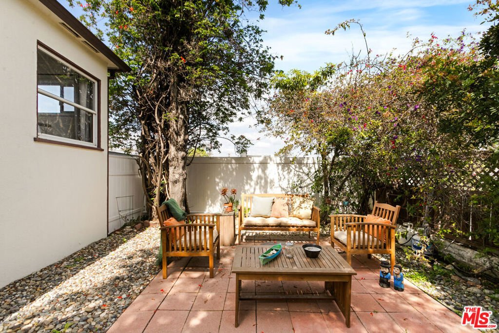 Santa Monica, California, United States 5 - 17605812