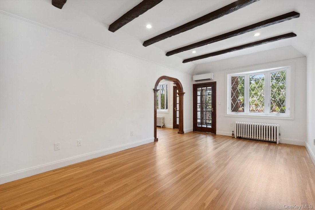 House in New York, New York, United States 3 - 17613020