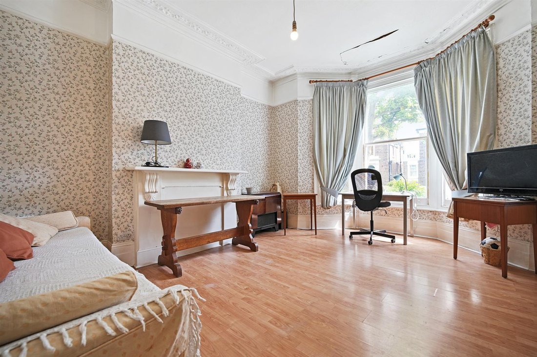 House in Ealing (London Borough of Ealing), Ealing, England 2 - 17611973
