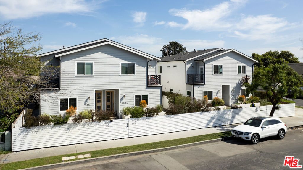 Los Angeles, California, United States 1 - 17606643