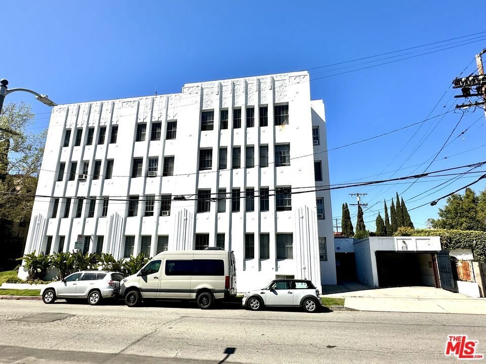 Los Angeles, California, United States 4 - 17606030
