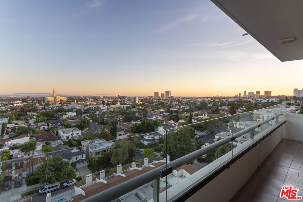 Condo in Los Angeles, California, United States 1 - 17612468