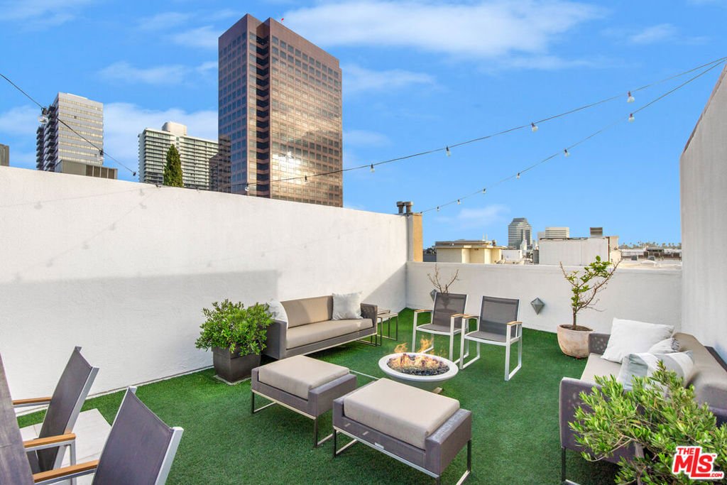 Condo in Los Angeles, California, United States 2 - 17606411