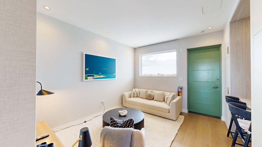 Condo in W Bay Bch North, Cayman Islands 2 - 17601582