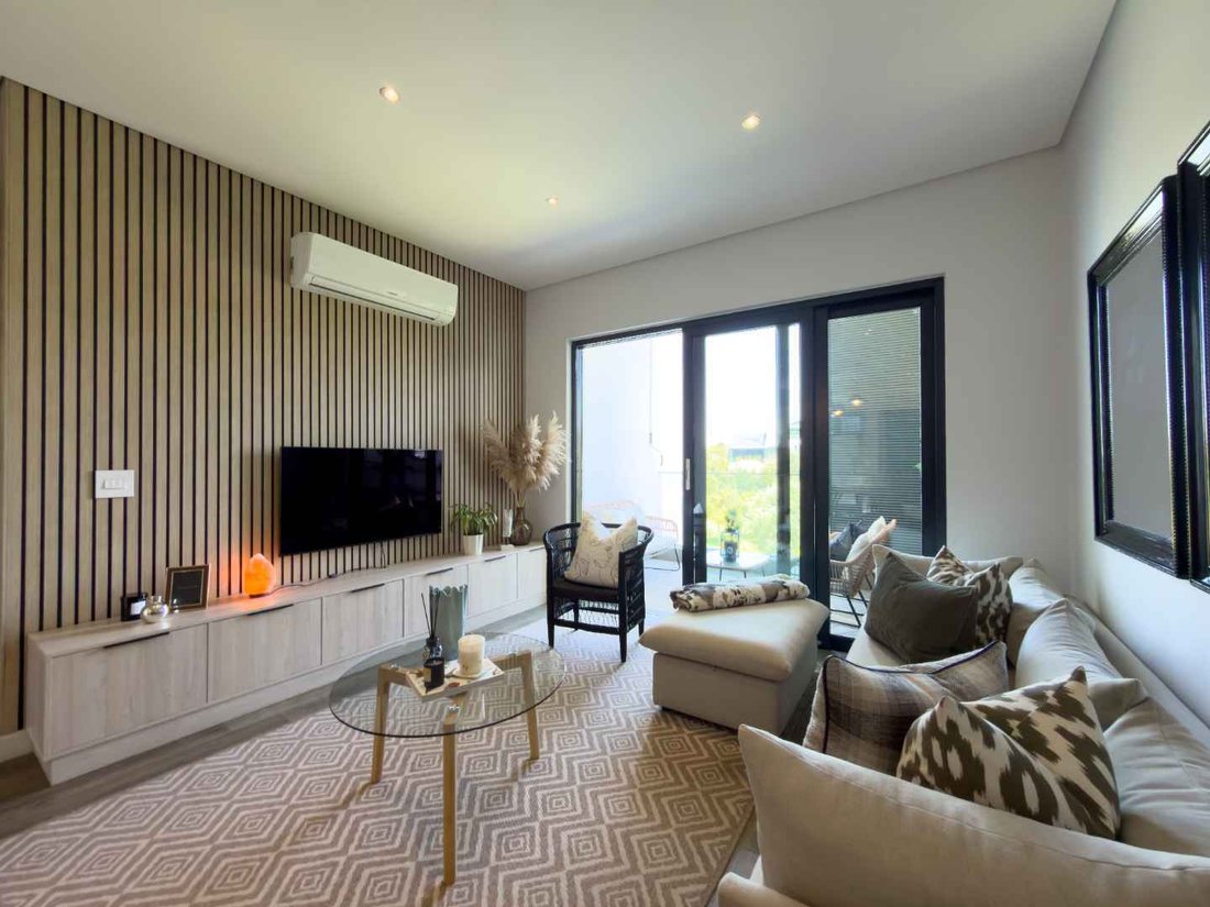 Apartment in Halfway House Estate, Gauteng, South Africa 1 - 17598981