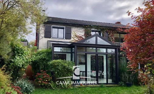 Casa a Bas Buc, Buc, Francia 1