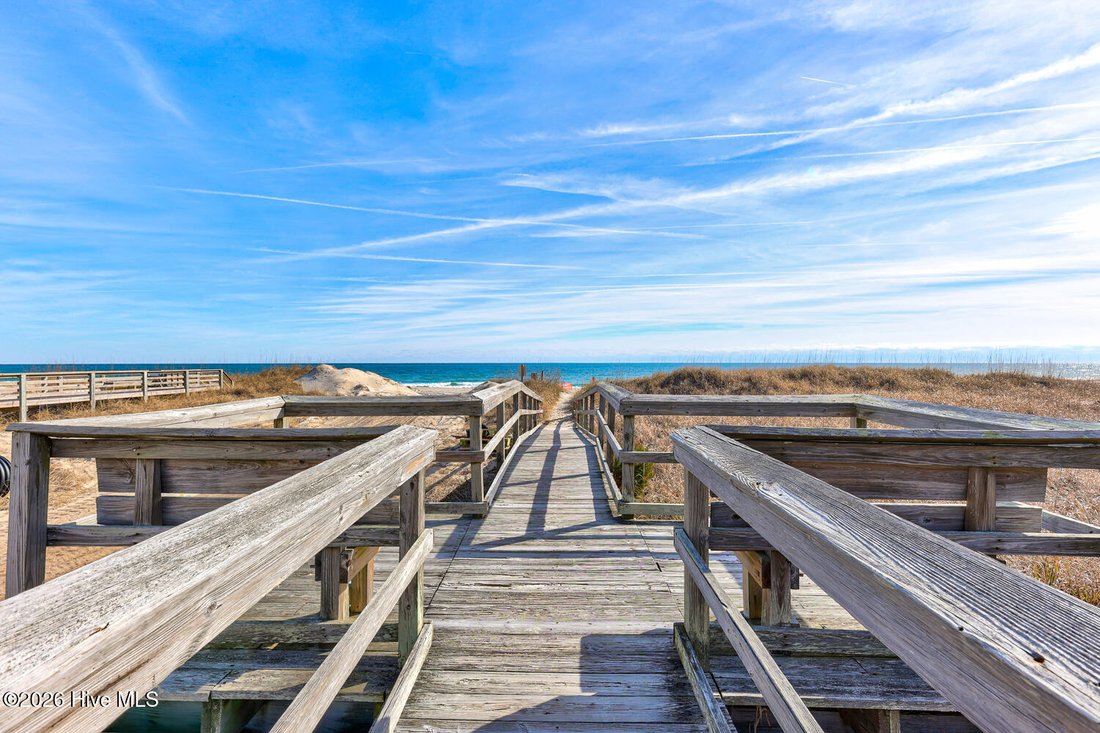 Townhouse in Kure Beach, North Carolina, United States 4 - 17606276