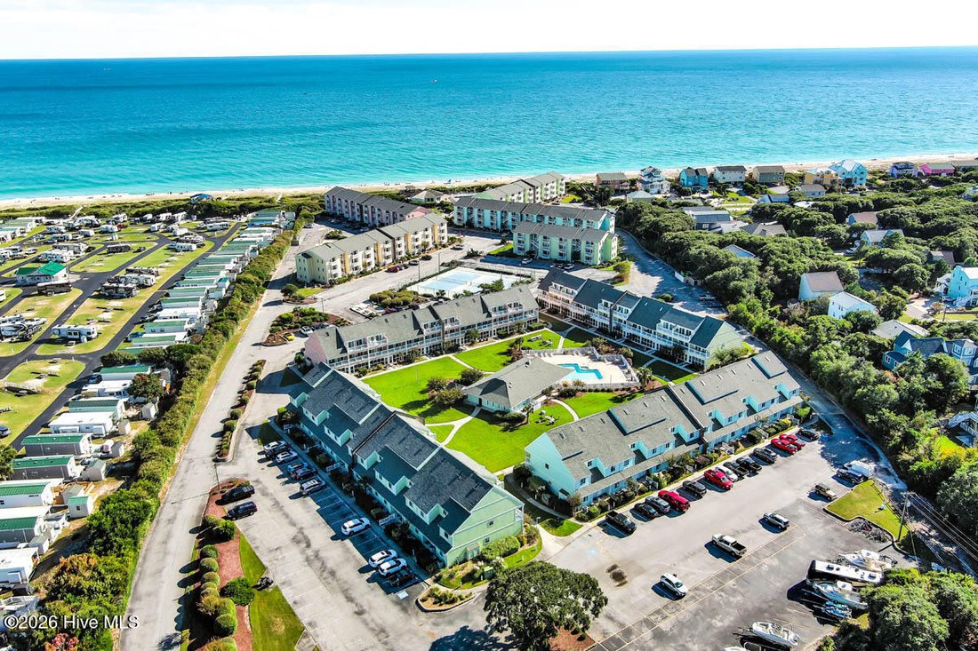 Condo in Emerald Isle, North Carolina, United States 1 - 17606253