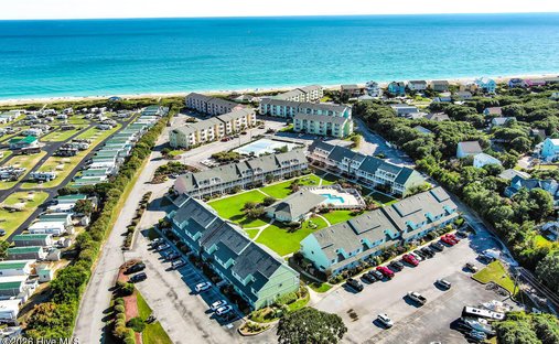 Condo in Emerald Isle, North Carolina, United States 1