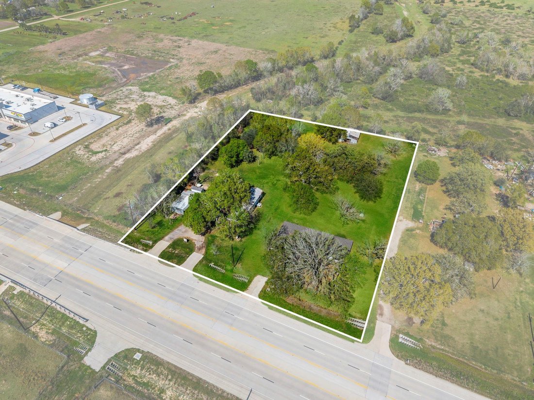 Needville, Texas, United States 4 - 17611190