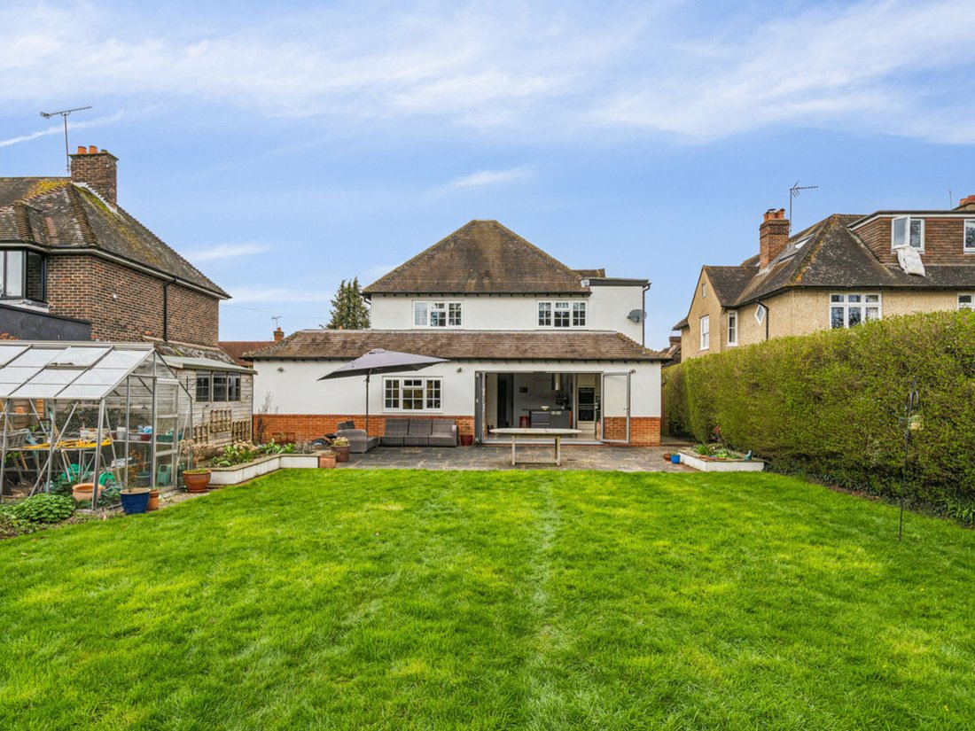 House in Lower Bourne, England 3 - 17612884