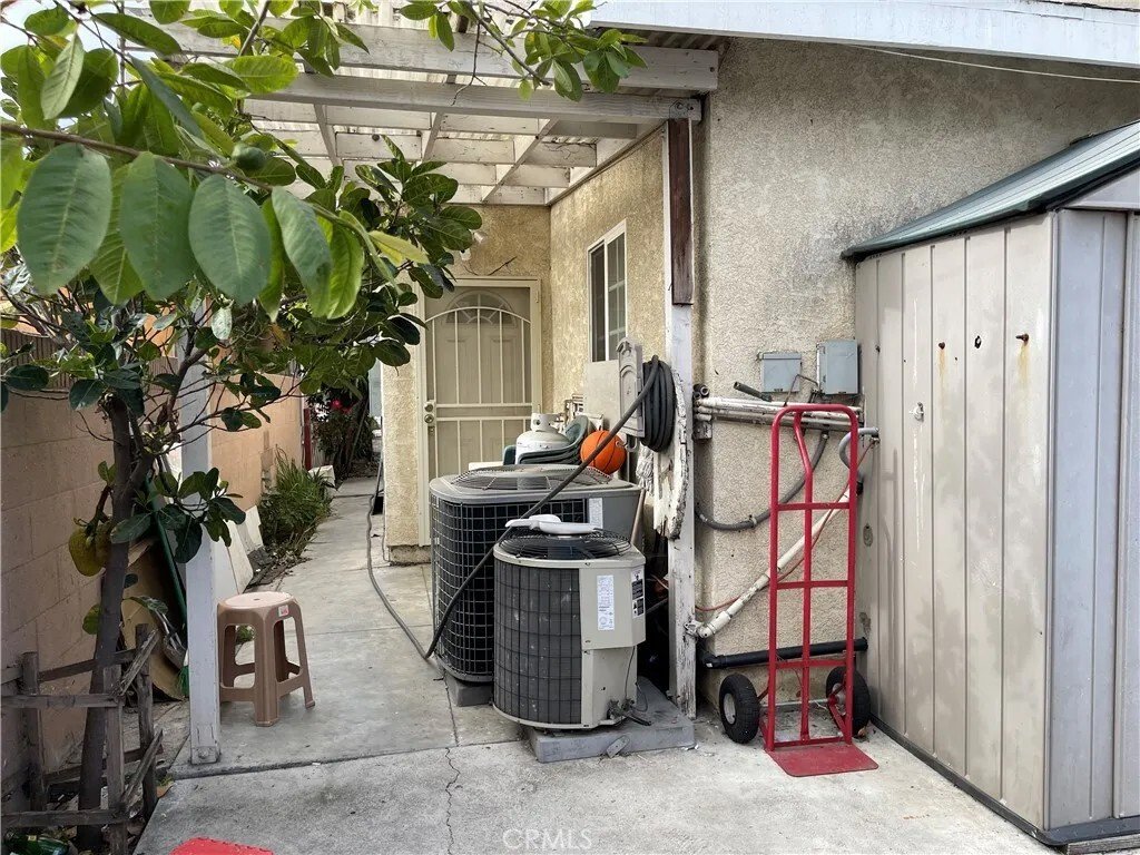 House in Signal Hill, California, United States 5 - 16827096