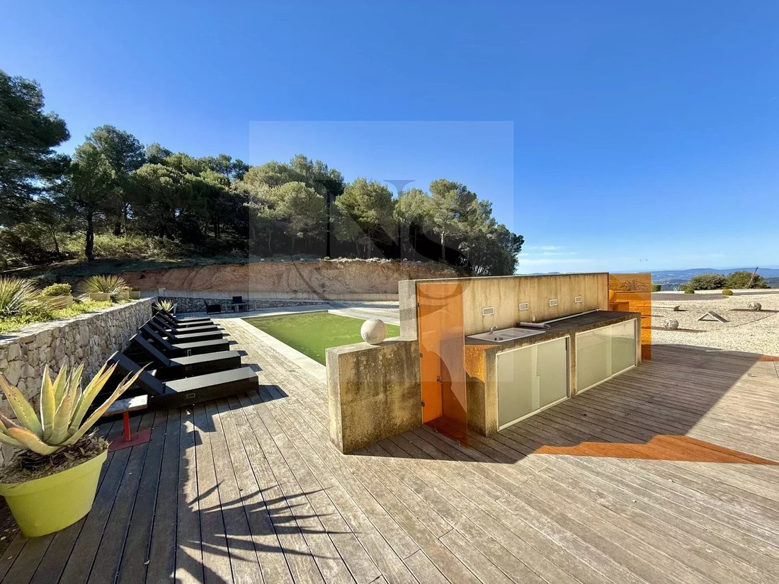 Estate in Lourmarin, Provence-Alpes-Côte d'Azur, France 5 - 17602393