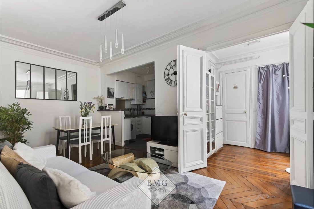 Apartment in Clichy-Trinité, Paris 9e Arrondissement, Paris 2 - 17602387