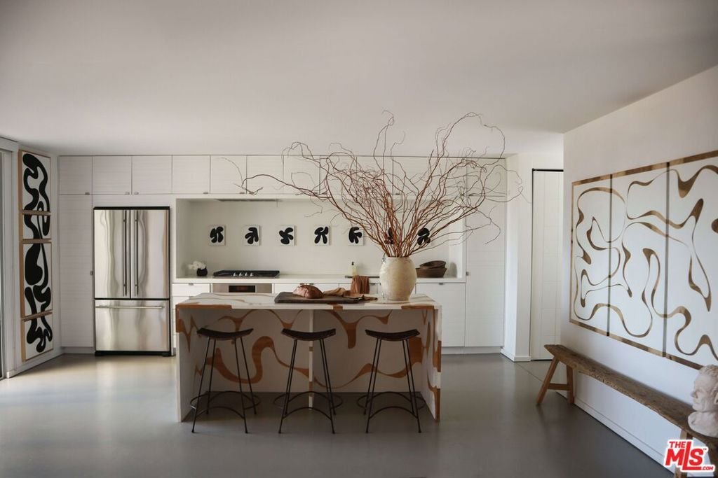 Condo in Los Angeles, California, United States 2 - 17606344